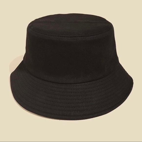 ✨FLASH SALE NWOT Black Bucket Hat - Picture 1 of 4